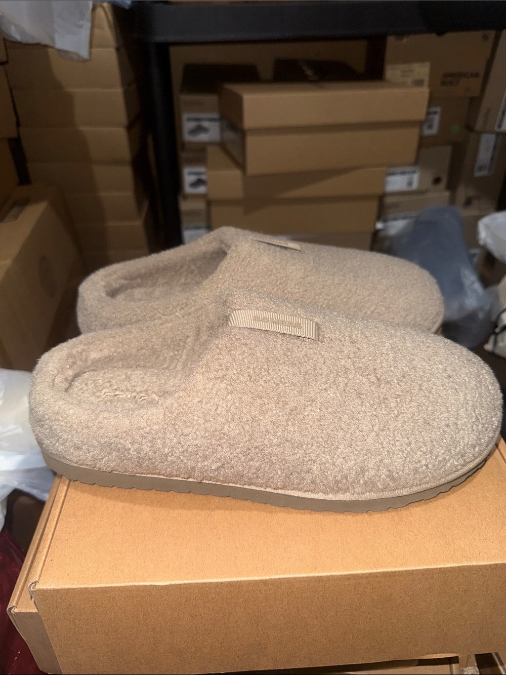 NWT Bombas Women’s Sunday Plush Slipper Size 5 Fawn Taupe